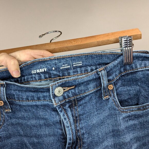 *3/$10* Old Navy Mid-Rise Boyfriend Frayed Hem Jeans Size 6 - Picture 3 of 3